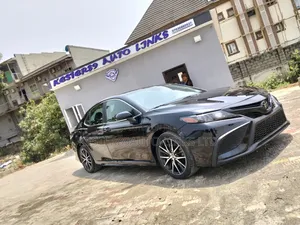 Toyota Camry SE 2022 Black