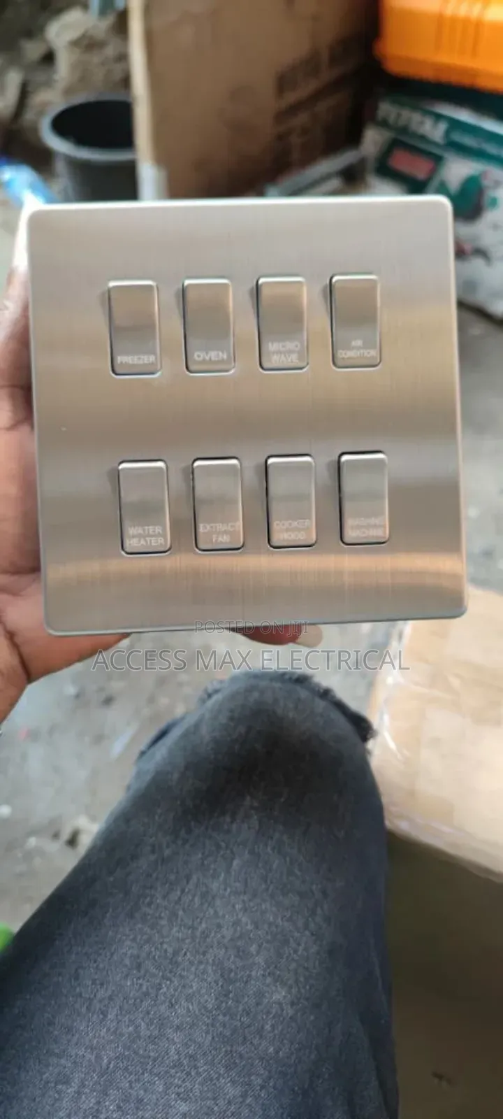 Grid 8 Gang Switch