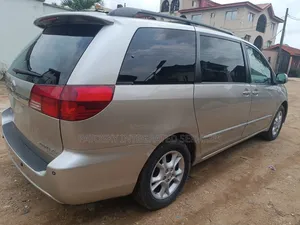 Toyota Sienna XLE Limited 2005 Silver