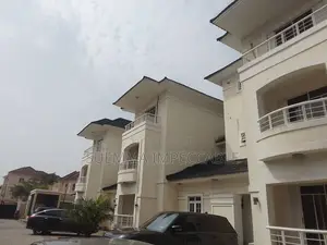 4bdrm Townhouse / Terrace in Adeola Odeku for rent