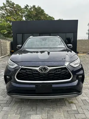 Toyota Highlander 2021 Blue
