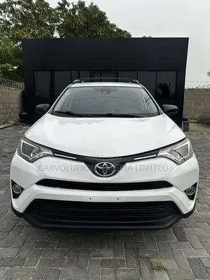 Toyota RAV4 LE AWD (2.5L 4cyl 6A) 2017 White