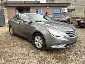 Hyundai Sonata SE Sedan FWD (2.4L 4cyl 6A) 2013 Gray