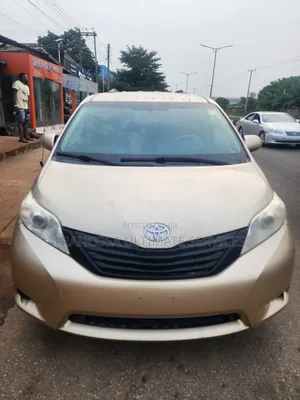 Toyota Sienna 2014 Gold