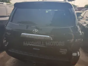 Toyota Sequoia Limited 4dr SUV 4WD (5.7L 8cyl 6A) 2017 Black