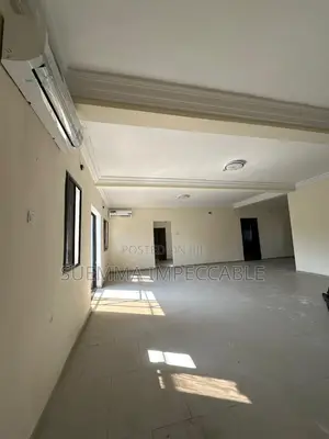 3bdrm Penthouse in Lekki Phase 1 for rent