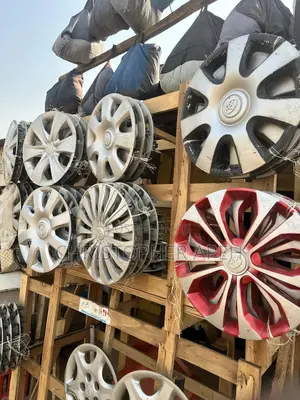 Quality Car Accessories Available – Lights,Seat Covers,Steering Covers