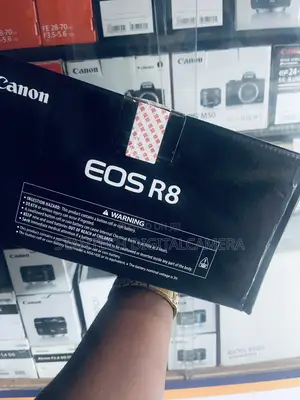 Eos R8 With 24-50mm Lens