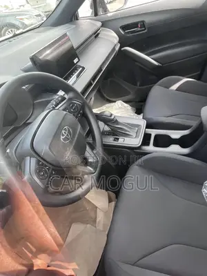 New Toyota Corolla Cross LE 2025 Gray