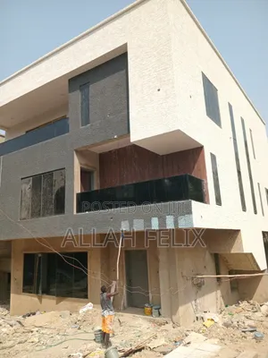 5bdrm Duplex in Utako for sale