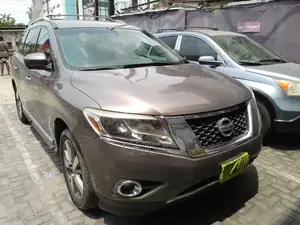 Nissan Pathfinder 2014 Gray
