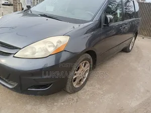 Toyota Sienna CE 2005 Gray