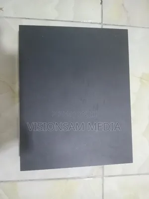Xbox One X (Model 1787) 1tb, Gaming, Hdmi