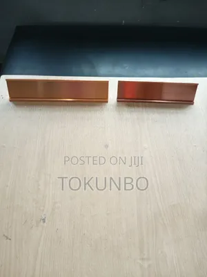 Good Quality Table Name and Door Name