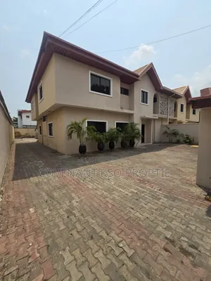 5bdrm House in Lekki Phase 1 for sale