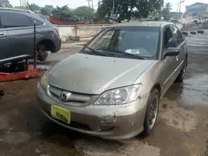 Honda Civic 2004 Gold