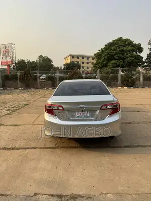 Toyota Camry LE 4dr Sedan (2.5L 4cyl 6A) 2013 Silver