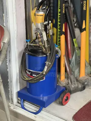 12-Liter Portable Pneumatic Grease Pump
