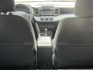 Toyota RAV4 LE 4dr SUV (2.5L 4cyl 6A) 2018 Black