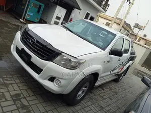 Toyota Hilux 2010 White