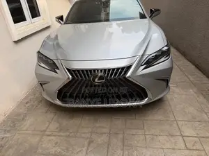 Lexus ES 300h F SPORT Handling FWD 2023 Silver
