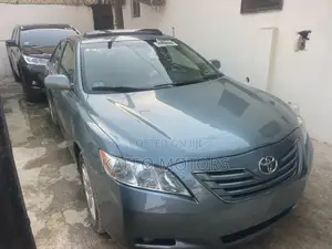 Toyota Camry XLE V6 4dr Sedan (3.5L 6cyl 6AM) 2009 Green