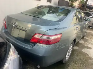 Toyota Camry XLE V6 4dr Sedan (3.5L 6cyl 6AM) 2009 Green