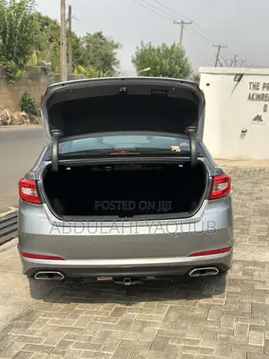 Hyundai Sonata Limited Sedan FWD (2.4L 4cyl 6A) 2016 Silver