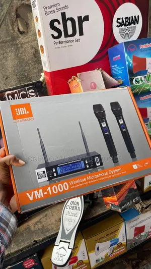 JBL Vm1000 Professional Dual-Channel Uhf Wireless Microphone System