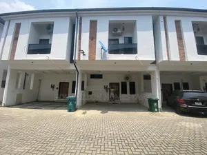Furnished 4bdrm Duplex in Harris Drive By Vgc for rent
