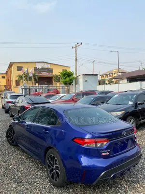 Toyota Corolla SE 2020 Blue