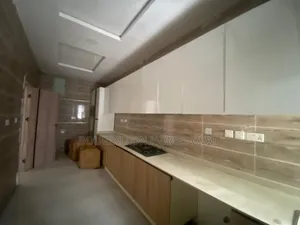 4bdrm Duplex in Harris Drive By Vgc for rent