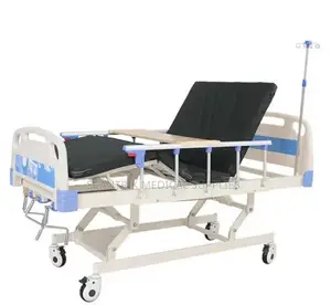 Ergonomic Crank Manual Hospital Bed for Post-Surgery Recovery