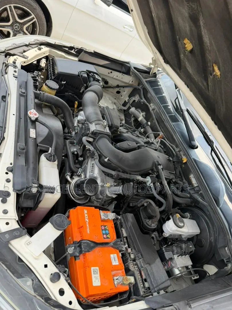 Toyota Hilux 2021 White