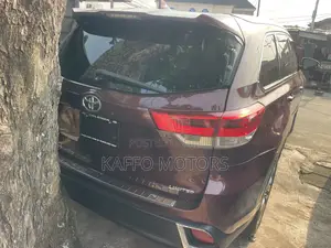Toyota Highlander Limited Platinum 4x2 V6 (3.5L 6cyl 8A) 2017 Burgundy