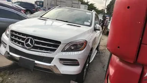 Mercedes-Benz M Class ML350 4MATIC 4dr SUV AWD (3.5L 6cyl 7A) 2014