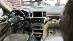 Mercedes-Benz M Class ML350 4MATIC 4dr SUV AWD (3.5L 6cyl 7A) 2014