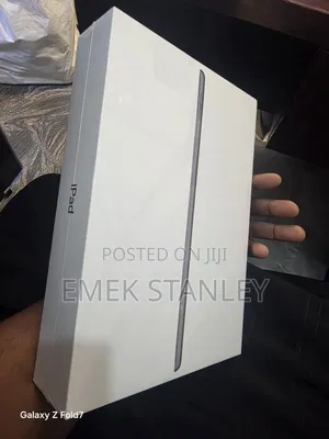 New Apple iPad 10.2 (2020) 32 GB Gray