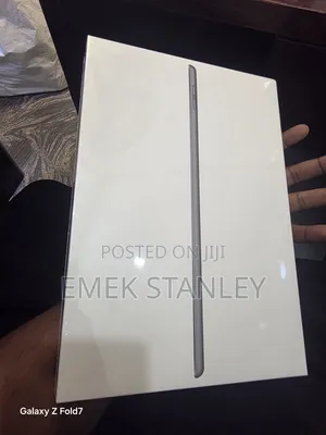 New Apple iPad 10.2 (2020) 32 GB Gray