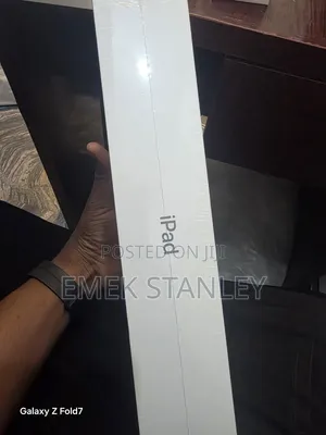 New Apple iPad 10.2 (2020) 32 GB Gray