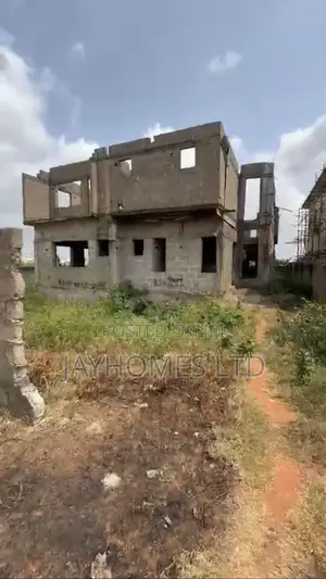4bdrm Duplex in Off Mama’S Mart, Oshimili South for sale