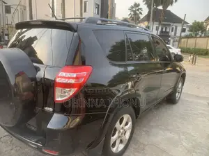 Toyota RAV4 2010 Black