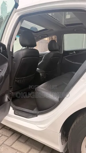 Hyundai Sonata Limited Sedan FWD (2.4L 4cyl 6A) 2011 White