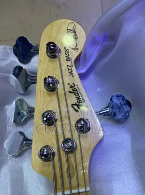 5-String Fender Squier Affinity Active Jazz Bass