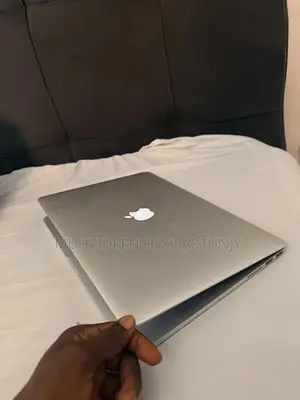 Laptop Apple MacBook Pro 16GB Intel Core i7 SSD 512GB