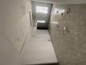 3bdrm Apartment in Lekki Phase 2 for rent