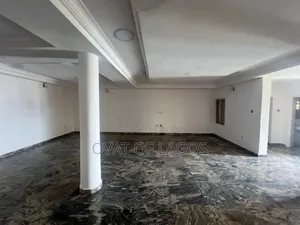 3bdrm Apartment in Lekki Phase 1 for rent