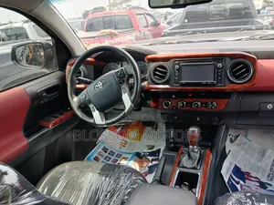 Toyota Tacoma SR 4x4 Access Cab 127.4 in. WB 2020 Black