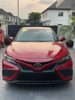 Toyota Camry SE 2023 Red