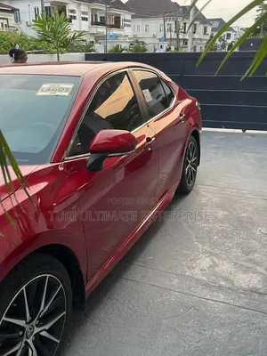 Toyota Camry SE 2023 Red